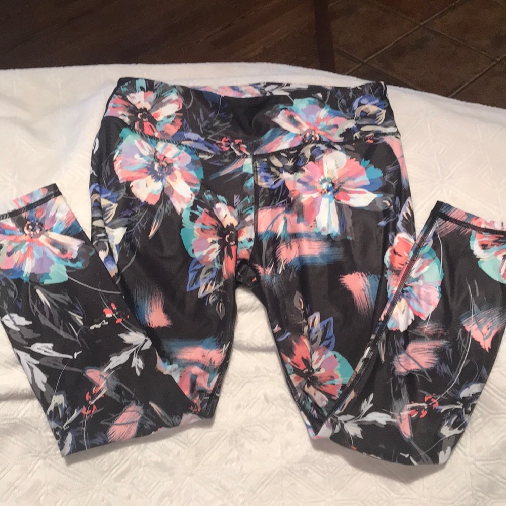 Fabletics Cropped Legging - image 1